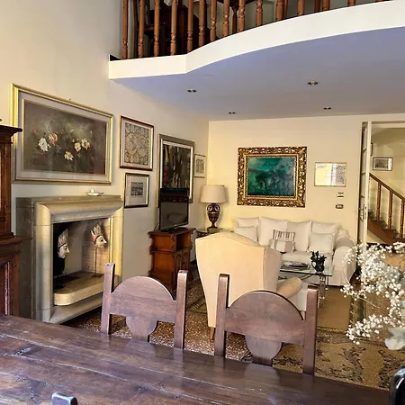 Apartment Medieval Art Loft Bologna