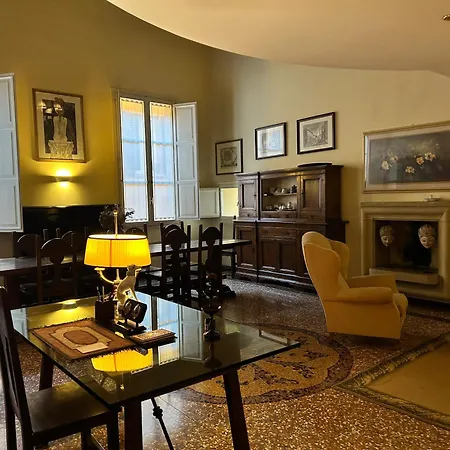 Medieval Art Loft Apartmán *