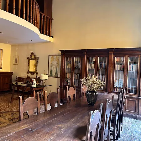 شقة Medieval Art Loft *