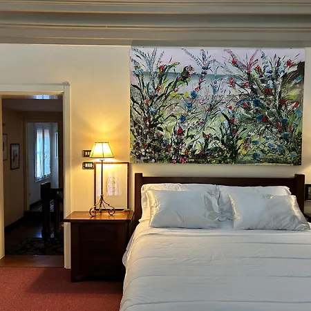 شقة Medieval Art Loft