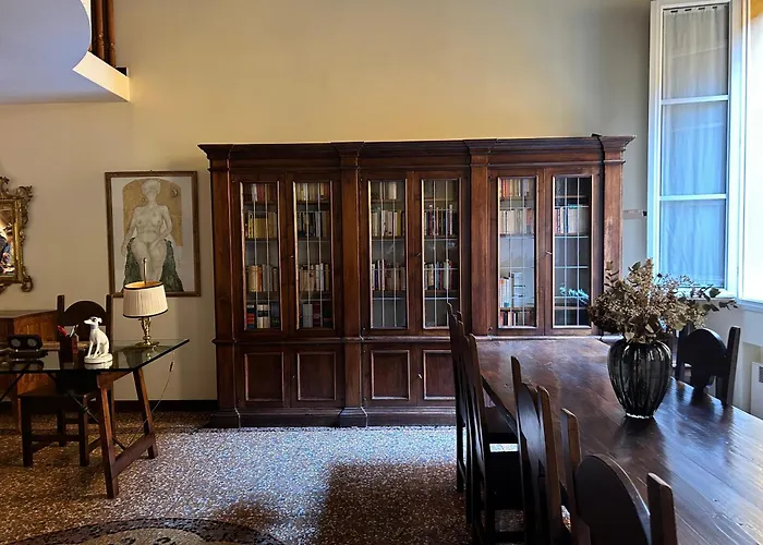 Medieval Art Loft Διαμέρισμα *