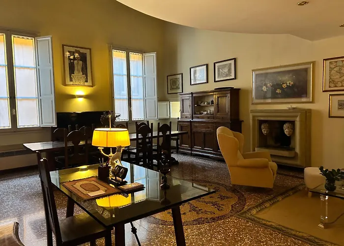 Medieval Art Loft Διαμέρισμα *