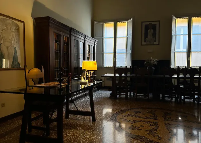 아파트 Medieval Art Loft *