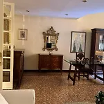 Medieval Art Loft Apartamento