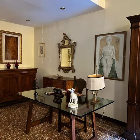 Medieval Art Loft Appartement